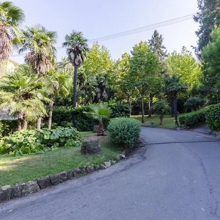 Apartment Joivy Apt With Amazing Sea View And Patio, Next To Port Of Rapallo
